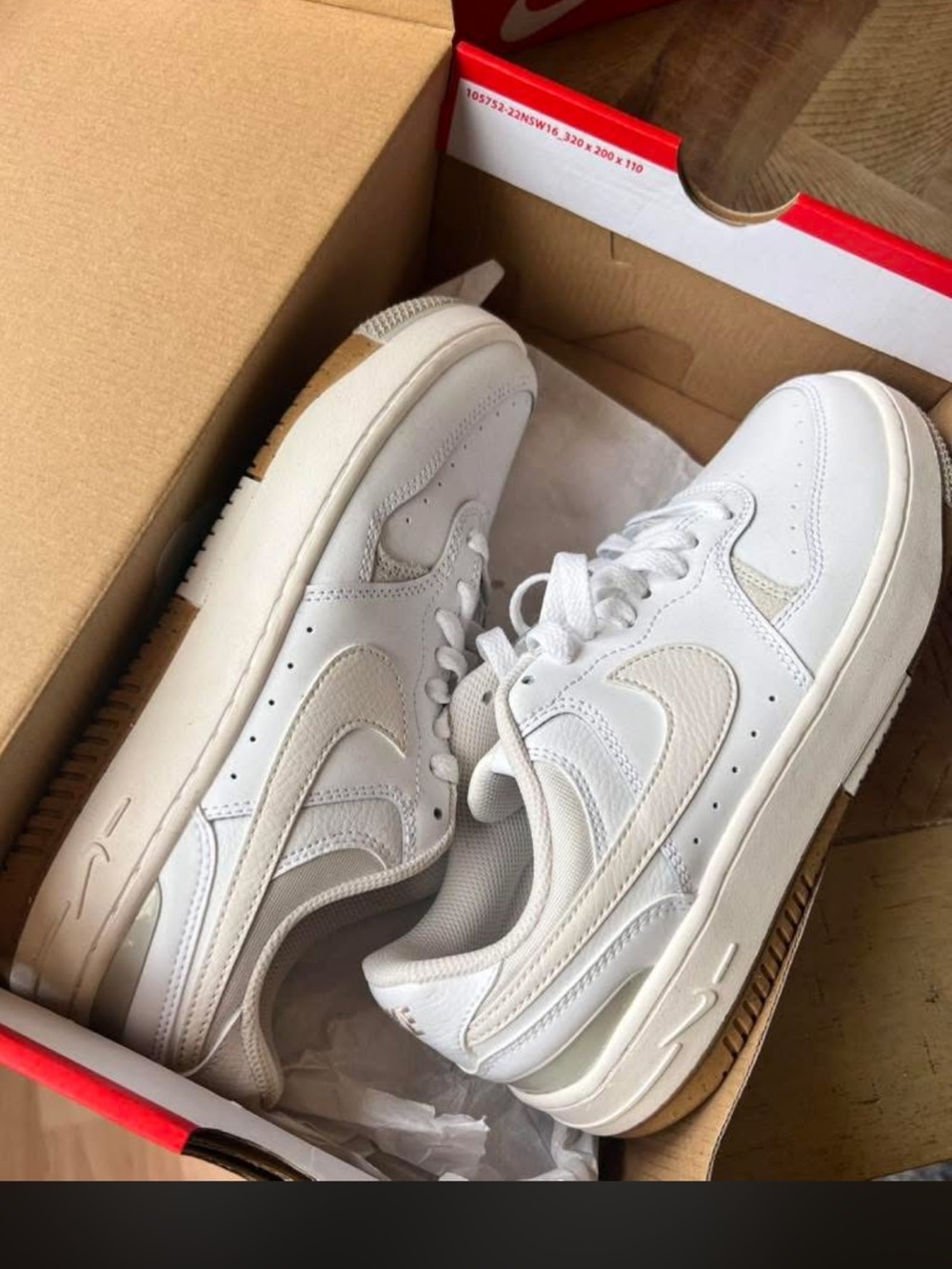 Womans NIKE